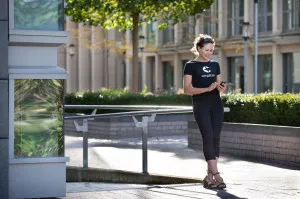 Günstige Flatrate-Tarife mit unterschiedlichem Datenvolumen für Viel- und Wenigsurfer sowie Dauertelefonierer und SMS-Freunde gibt es vor allem bei Marken-Discountern, die zugleich leistungsfähige Netze nutzen.